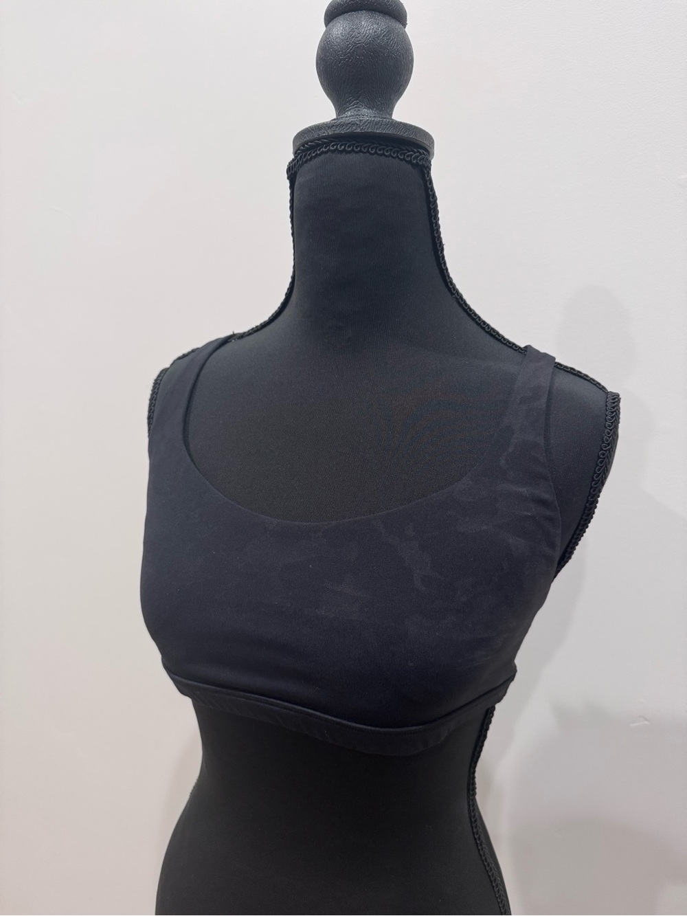 CRZ YOGA Black Camo Scoop Strappy Sports Bra